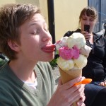 Robin äter glass i Visby